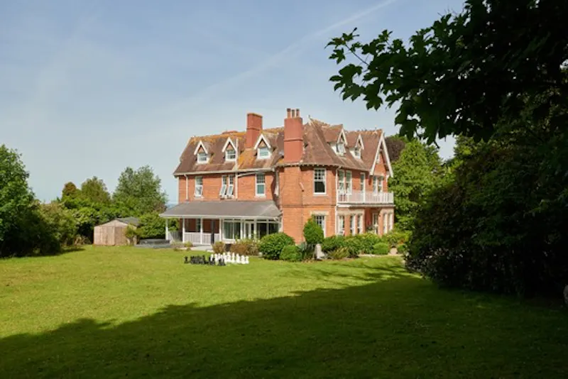 Traditional Plymouth house, B1988 (photo 15)