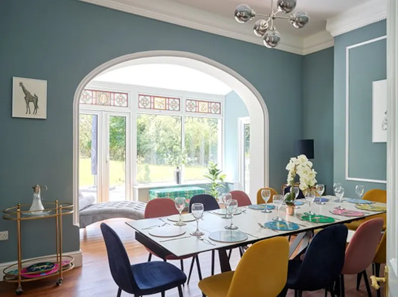 Dining room at Traditional Plymouth house, B1988 (photo 5)