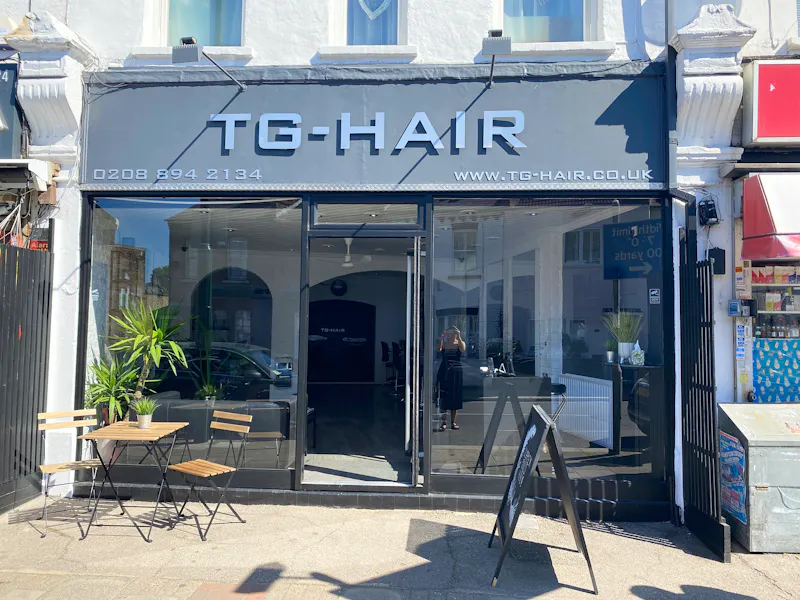Strawberry Hill Salon, Q148 (photo 1)