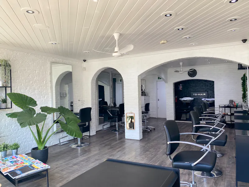 Strawberry Hill Salon, Q148 (photo 8)