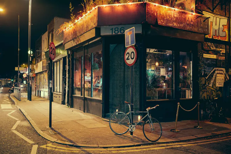 Hoxton Venue, R860 (photo 2)