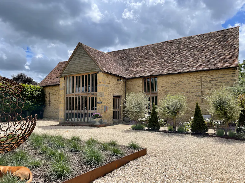 Great Milton Barn and Home, L734 (photo 1)
