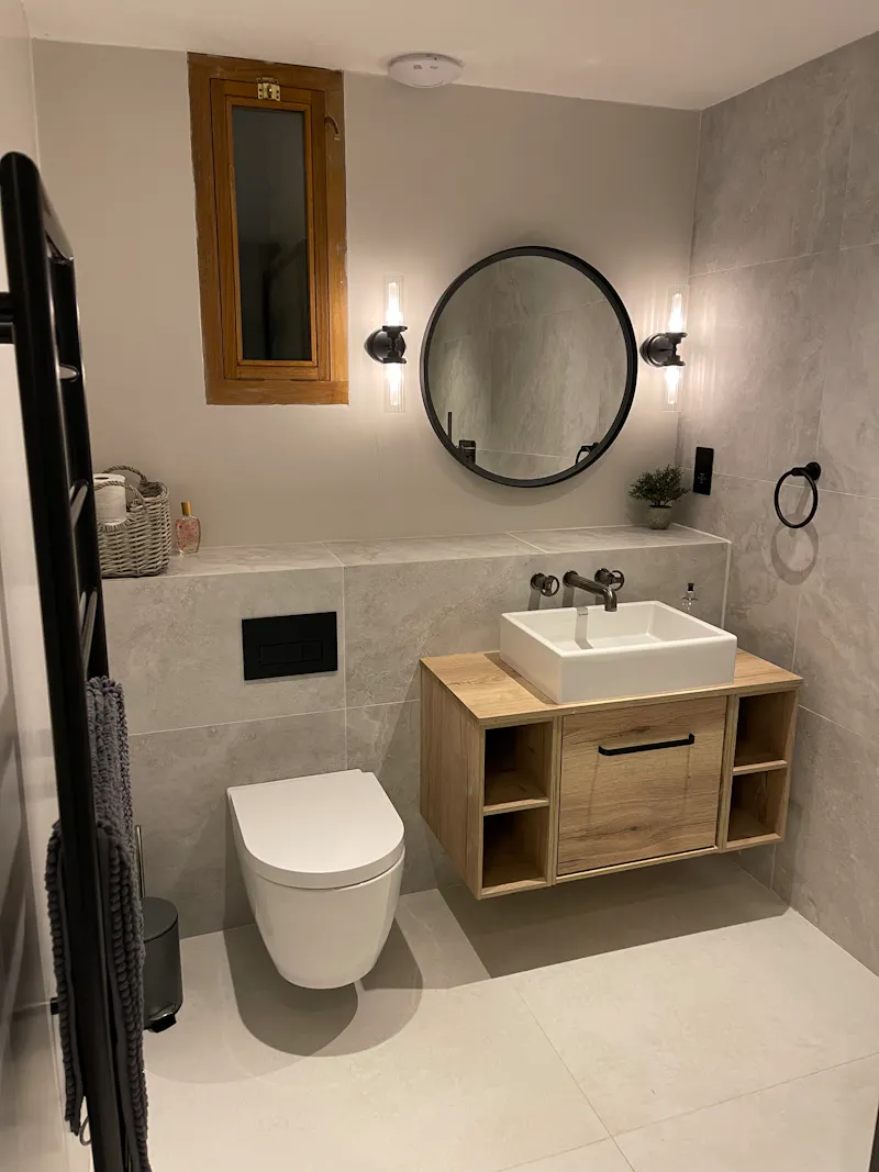 Bathroom at Great Milton Barn and Home, L734 (photo 36)