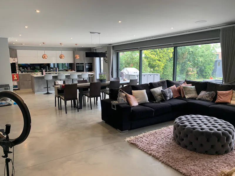 Living Room at Family Elstree Modern Home, D2648 (photo 7)
