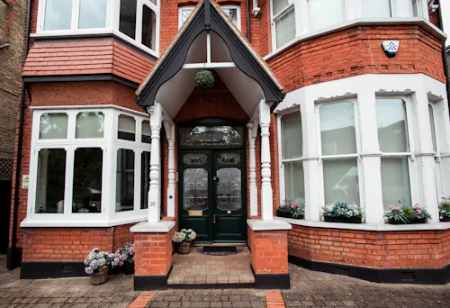 Grand Woodside Home, D2647