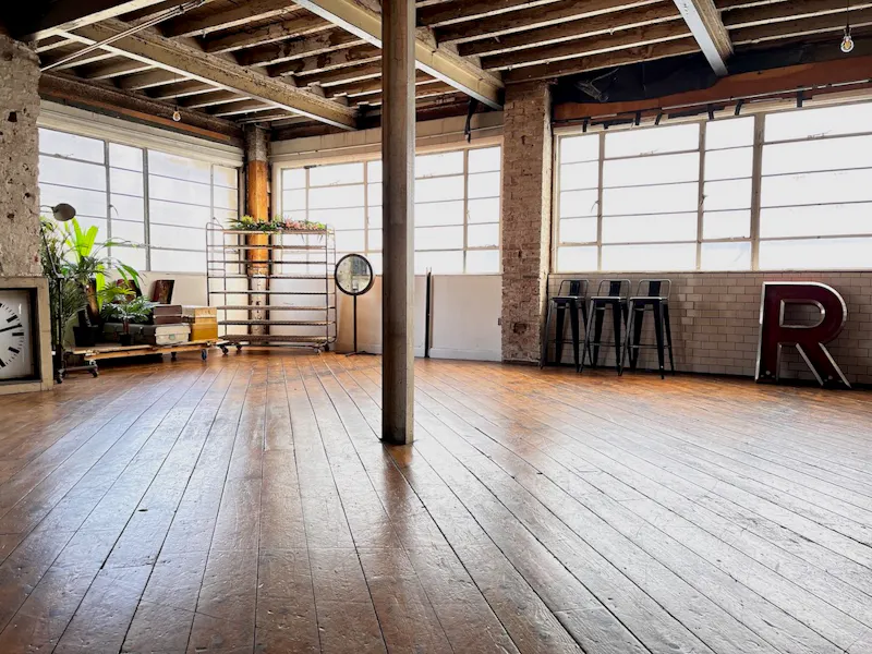 Industrial Seven Sisters studio, N278 (photo 3)