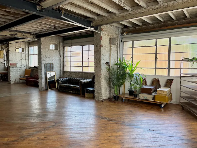 Industrial Seven Sisters studio, N278 (photo 12)