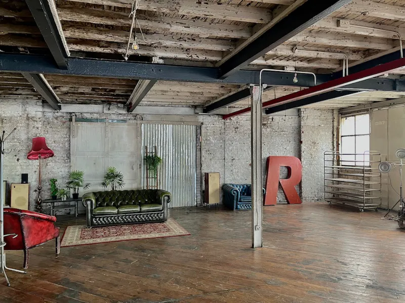 Industrial Seven Sisters studio, N278 (photo 37)