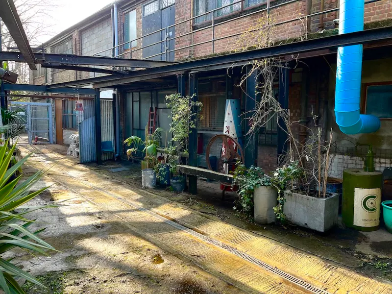 Industrial Seven Sisters studio, N278 (photo 66)