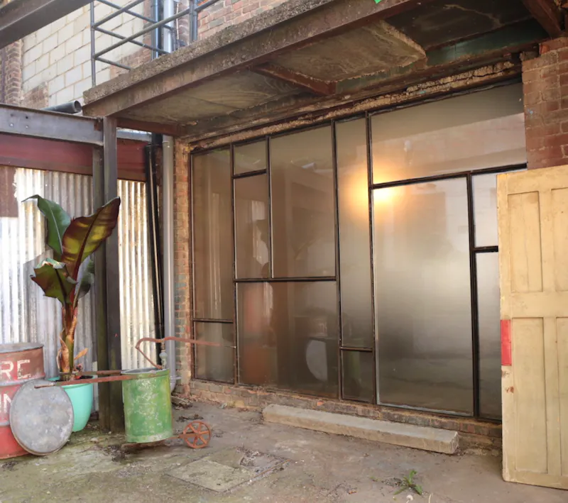 Industrial Seven Sisters studio, N278 (photo 65)