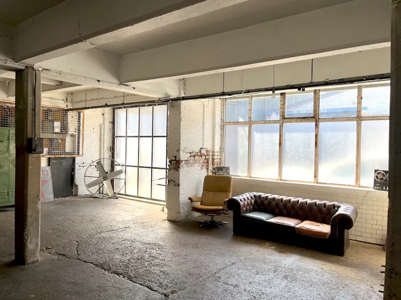 Industrial Seven Sisters studio, N278 (photo 58)
