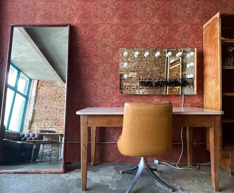 Industrial Seven Sisters studio, N278 (photo 25)