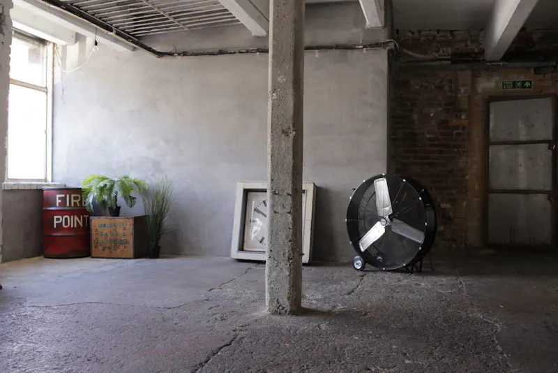 Industrial Seven Sisters studio, N278 (photo 52)