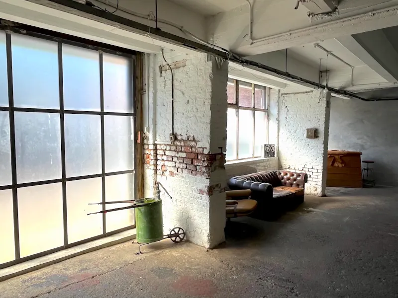 Industrial Seven Sisters studio, N278 (photo 56)