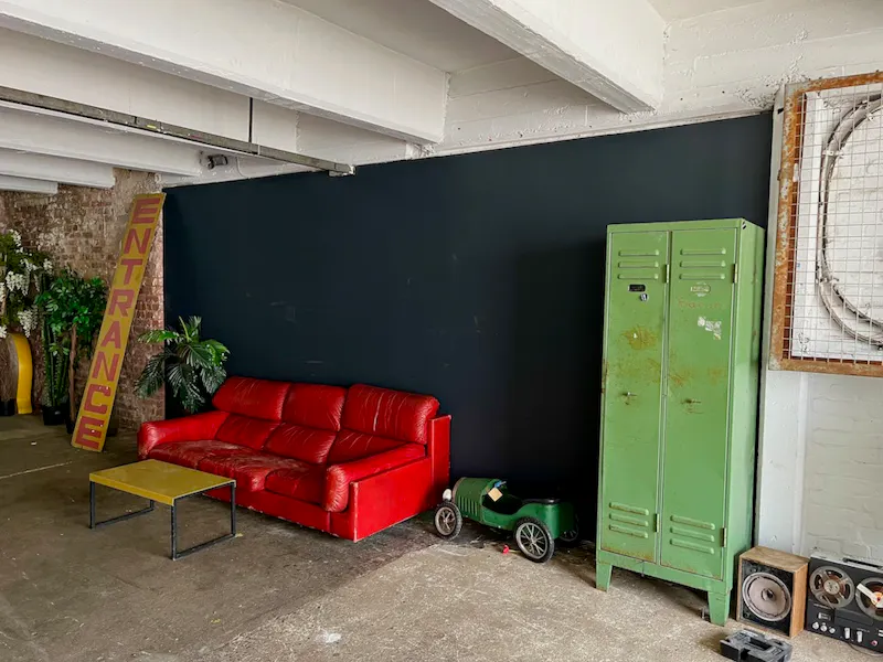 Industrial Seven Sisters studio, N278 (photo 53)