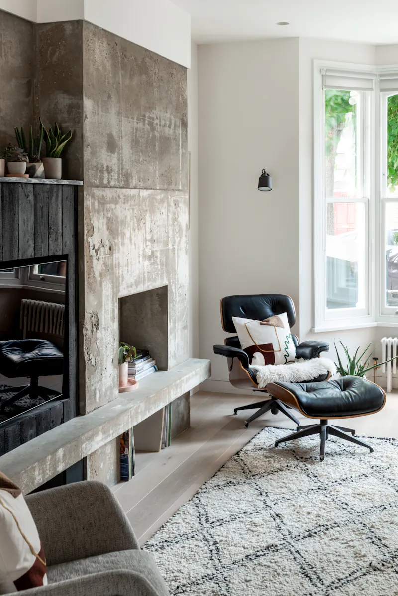 Living Room at Earthy London Terrace, B1991 (photo 3)