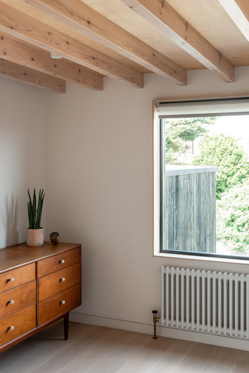 Beams at Earthy London Terrace, B1991 (photo 39)