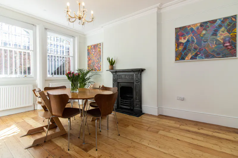 Dining room at Barons Court family home, B1983 (photo 10)