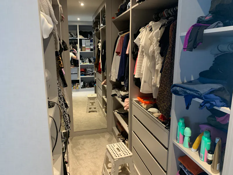 Changing rooms at Family Elstree Modern Home, D2648 (photo 17)