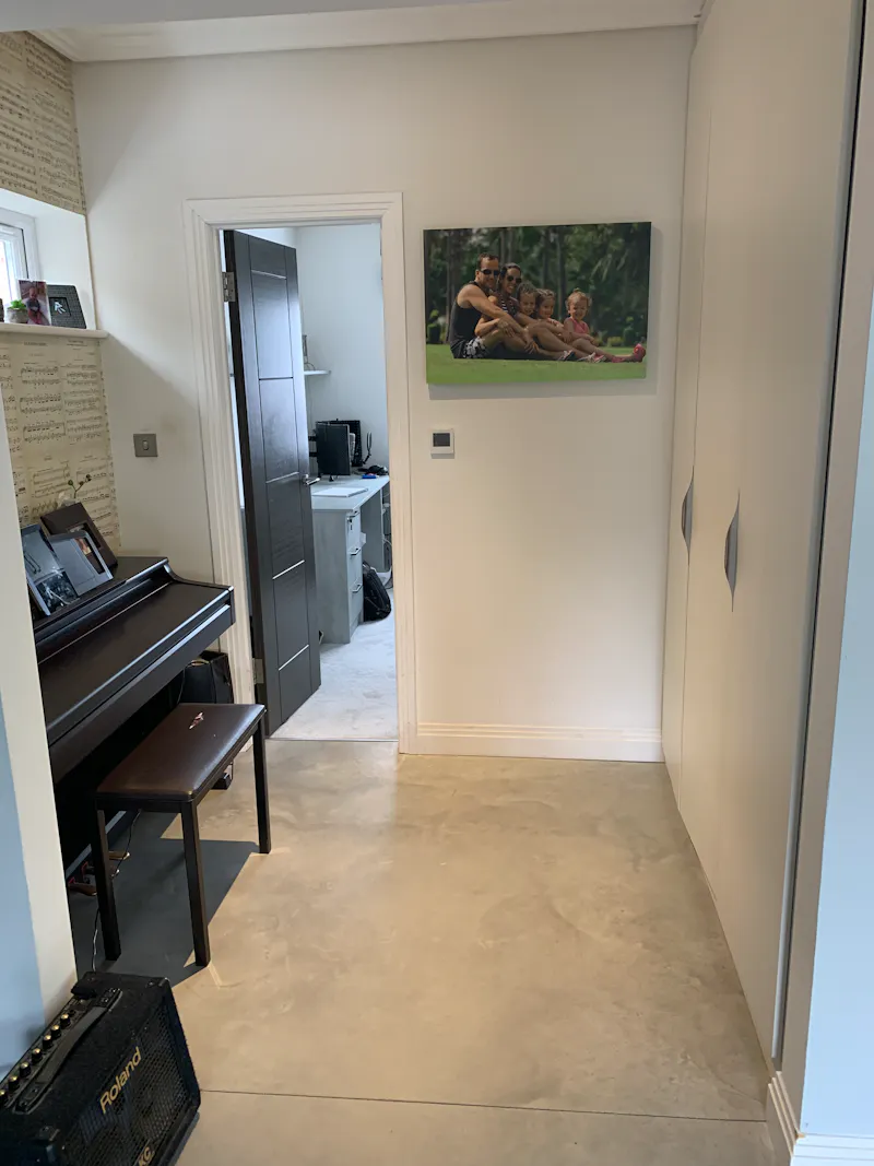Piano at Family Elstree Modern Home, D2648 (photo 8)