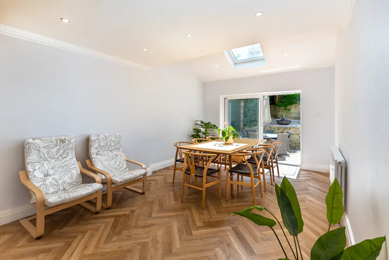 Dining room at Bright family home in Purley, D2650 (photo 11)