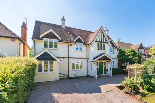 Bright family home in Purley, D2650