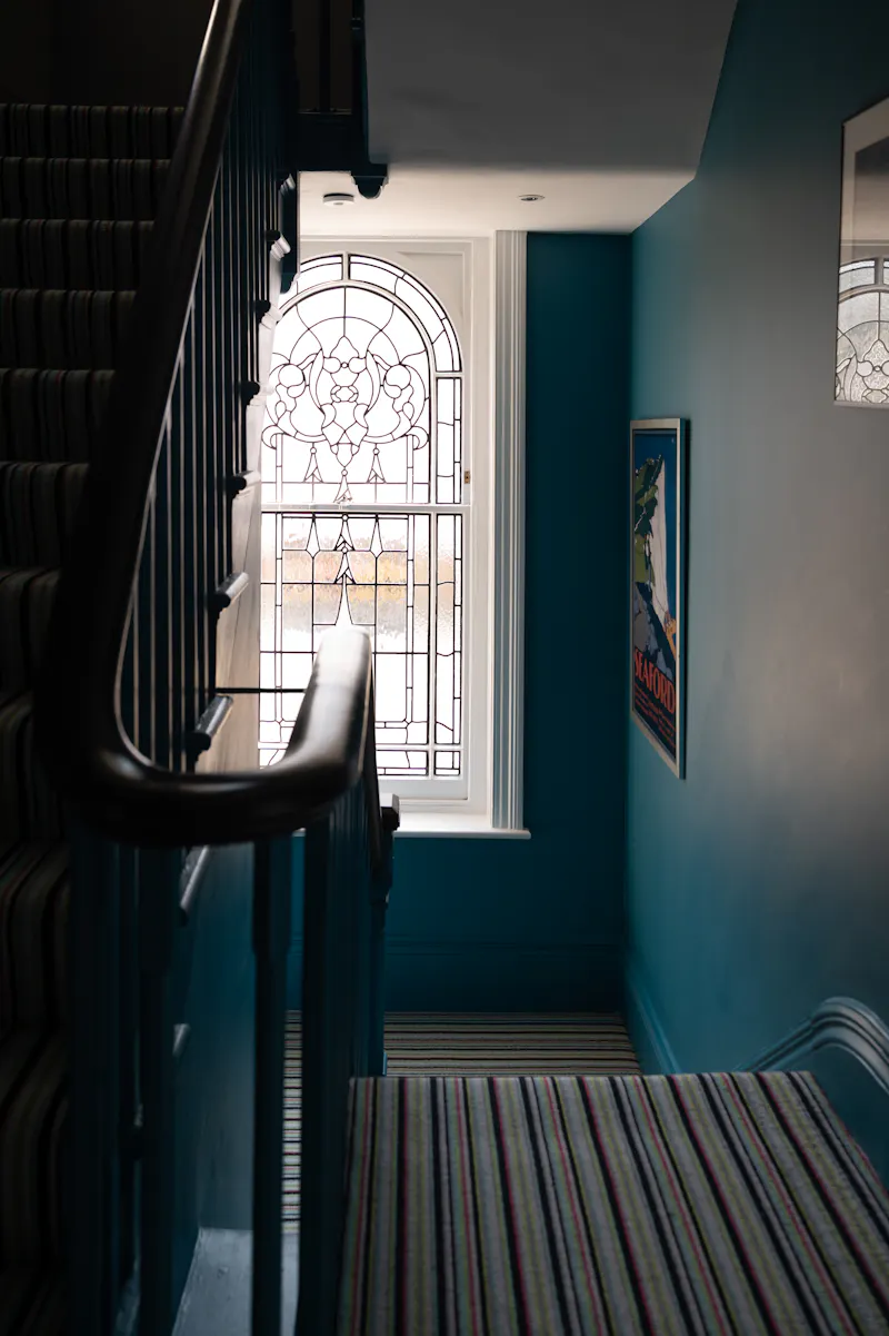 Staircase at Stylish Chislehurst villa, B1990 (photo 32)