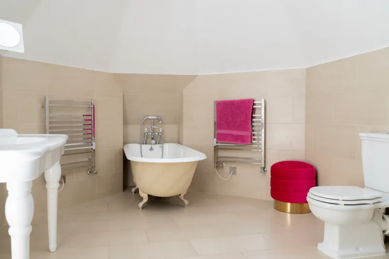 Bathroom at Stylish Chislehurst villa, B1990 (photo 30)