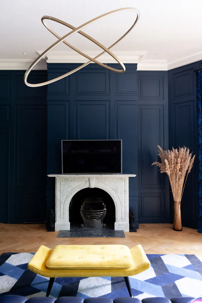 Fireplace at Stylish Chislehurst villa, B1990 (photo 20)