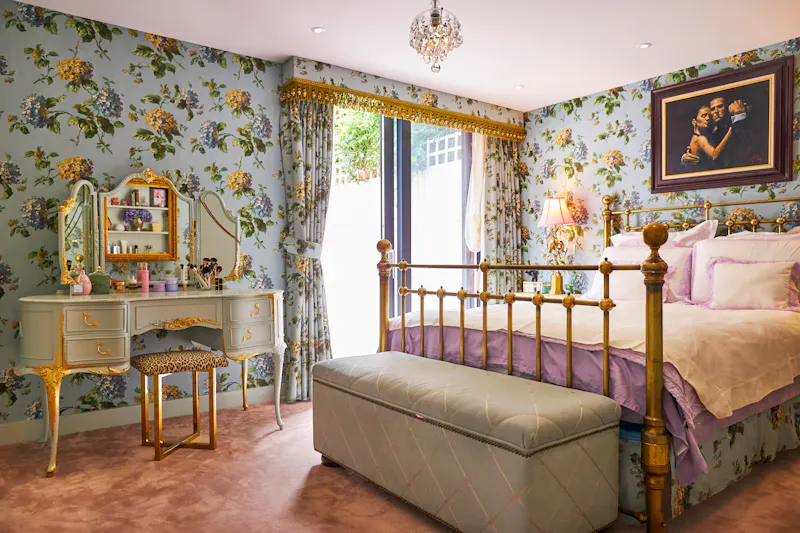 Elegant Camden Apartment, F1224 (photo 4)