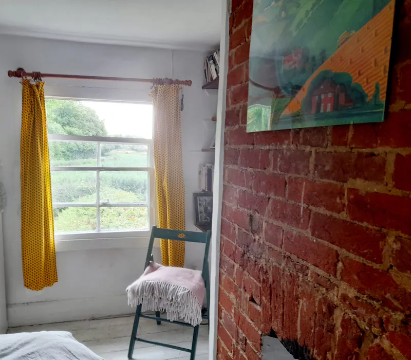 Bedroom at Pretty High Wycombe cottage, C585 (photo 16)