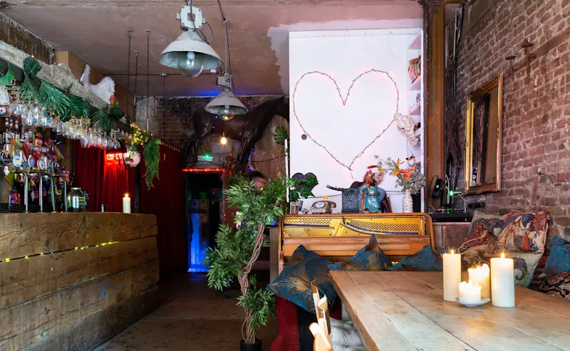 Bar at Hoxton Venue, R860 (photo 7)