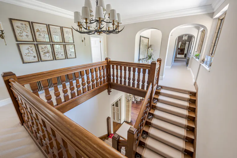 Staircase at Crockham Hill Manor, B1984 (photo 53)