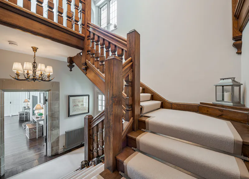 Staircase at Crockham Hill Manor, B1984 (photo 25)