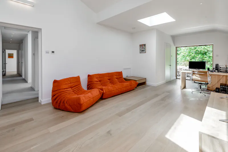 Minimalist Peaslake house, D2652 (photo 7)