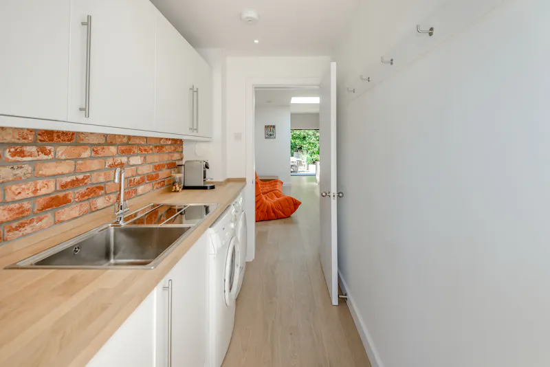 Utility room at Minimalist Peaslake house, D2652 (photo 10)