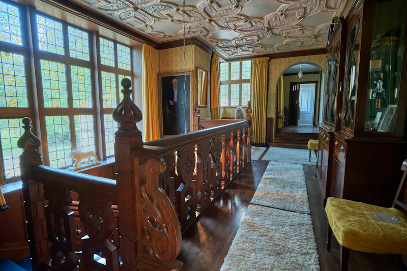 Landing at Crawley Victorian country house, M329 (photo 23)