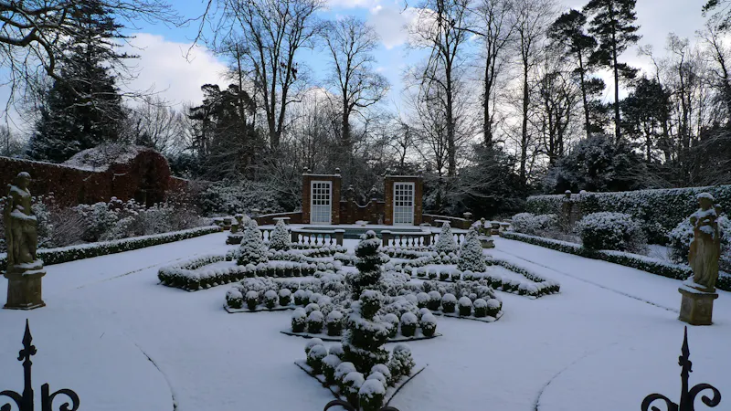 Garden - formal at Crawley Victorian country house, M329 (photo 32)