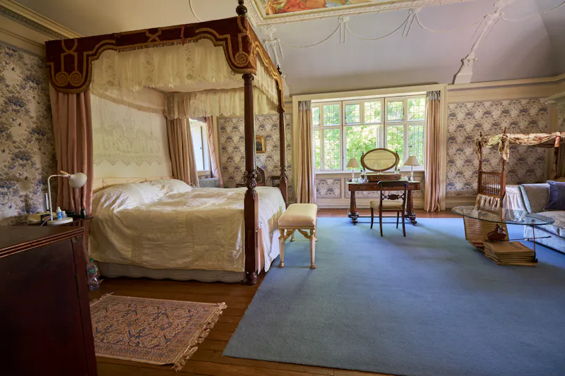 Crawley Victorian country house, M329 (photo 19)