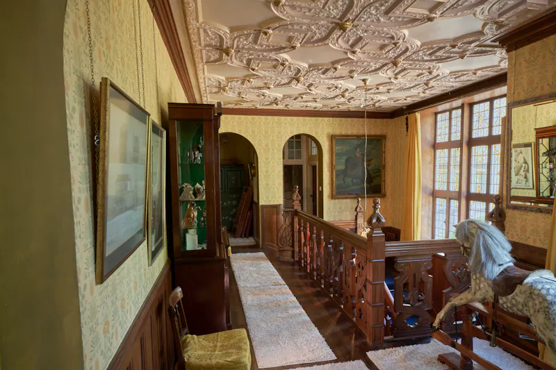 Landing at Crawley Victorian country house, M329 (photo 13)