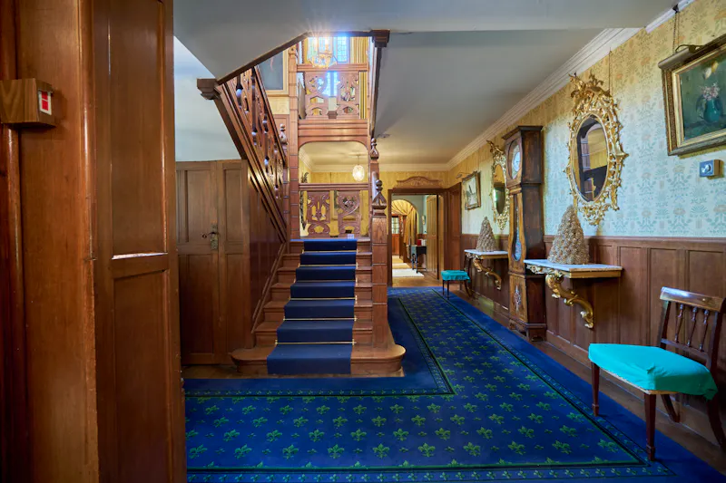 Crawley Victorian country house, M329 (photo 7)