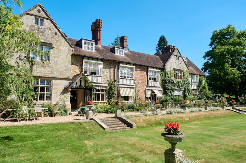 Crawley Victorian country house, M329 (photo 35)