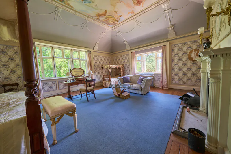 Crawley Victorian country house, M329 (photo 20)
