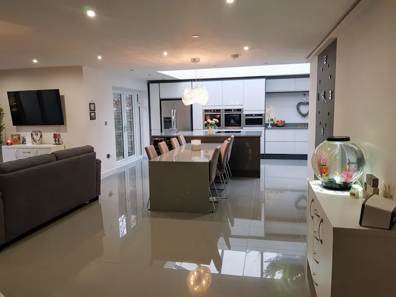 Merthyr Tydfil Modern Home, D2672 (photo 5)