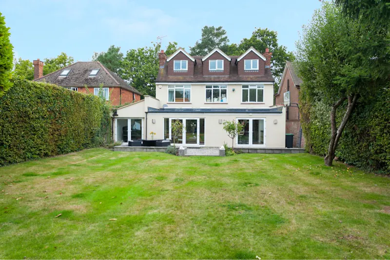 Garden at Vacant Rickmansworth house, D2638 (photo 19)