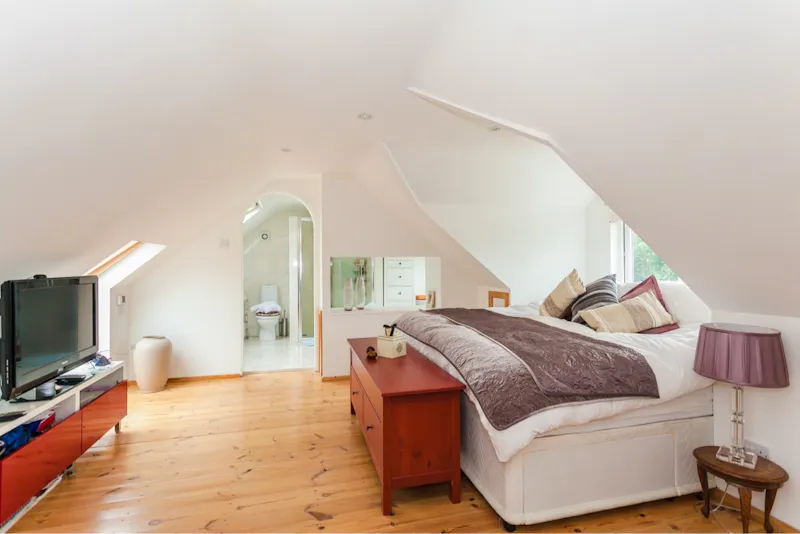 Bedroom at Vacant Rickmansworth house, D2638 (photo 12)