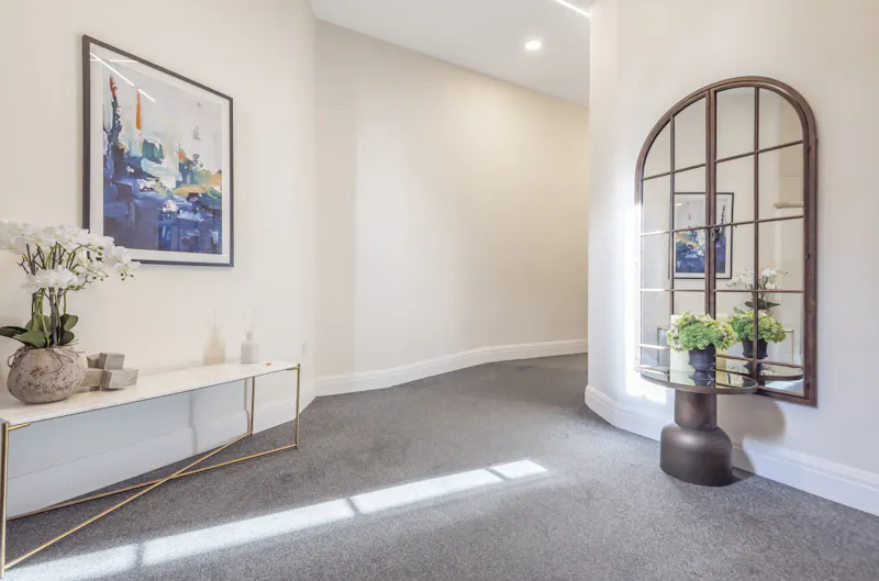 Entrance hall at London Church Apartment , F1226 (photo 3)