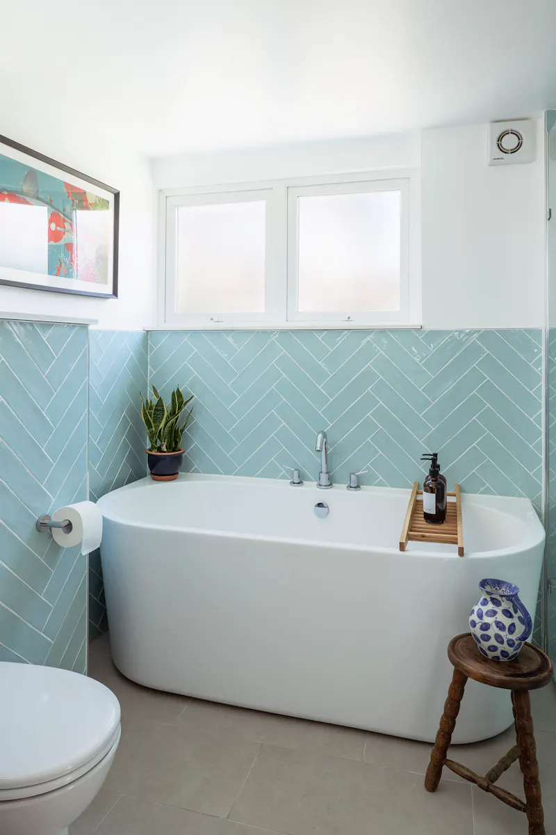 Bathroom at Colourful Vauxhall terrace, D2653 (photo 20)