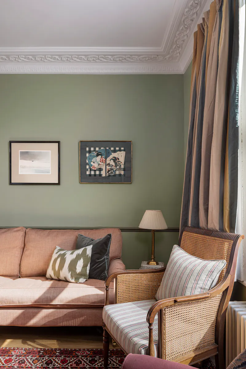 Living Room at Colourful Vauxhall terrace, D2653 (photo 14)