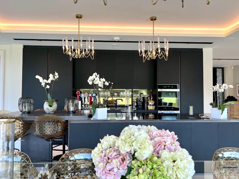 Kitchen at Modern Radlett House, K465 (photo 6)